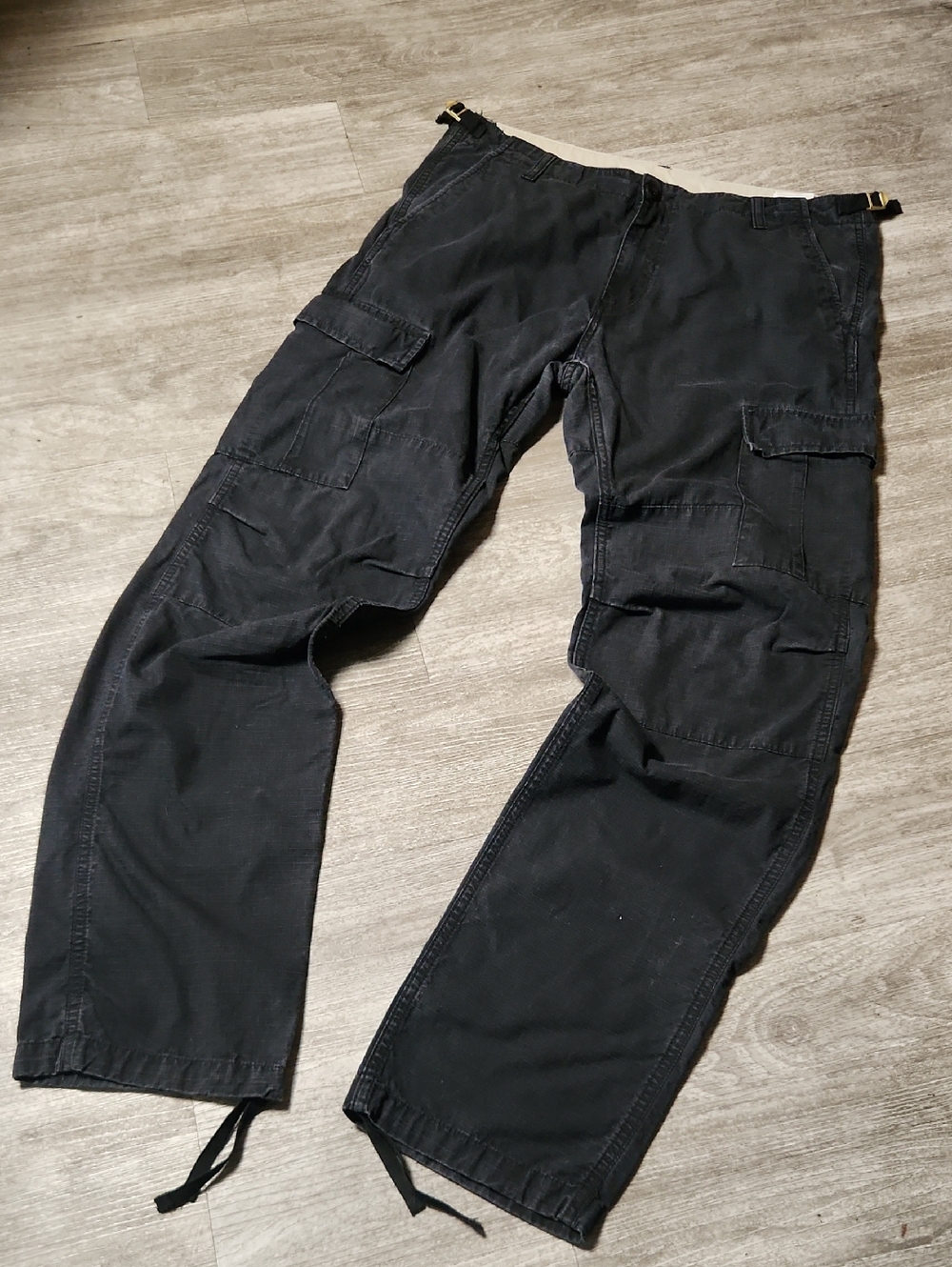 Vintage Faded Carhartt WIP Men's Ripstop Cargo Pants with Utility Pockets - Picture 2 of 10